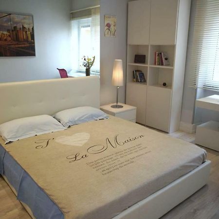 Metro A Modern Apartment Рим Экстерьер фото