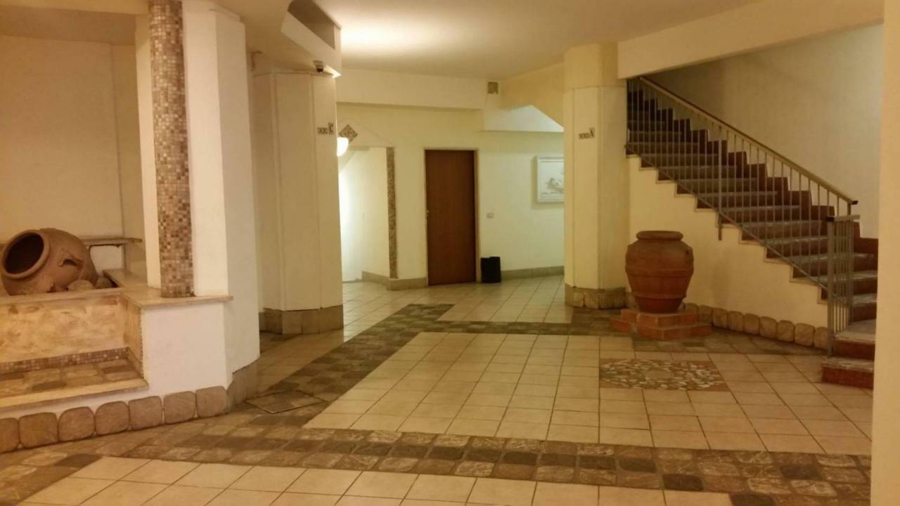 Metro A Modern Apartment Рим Экстерьер фото